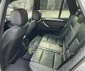 Серый БМВ Х5, объемом двигателя 3 л и пробегом 390 тыс. км за 5500 $, фото 7 на Automoto.ua