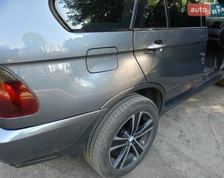 Сірий БМВ Х5, об'ємом двигуна 3 л та пробігом 400 тис. км за 11000 $, фото 6 на Automoto.ua