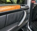 Серый БМВ Х5, объемом двигателя 3 л и пробегом 295 тыс. км за 7999 $, фото 103 на Automoto.ua