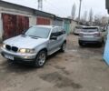 Серый БМВ Х5, объемом двигателя 3 л и пробегом 350 тыс. км за 3850 $, фото 2 на Automoto.ua