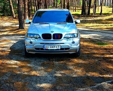 Серый БМВ Х5, объемом двигателя 4.6 л и пробегом 280 тыс. км за 9999 $, фото 3 на Automoto.ua