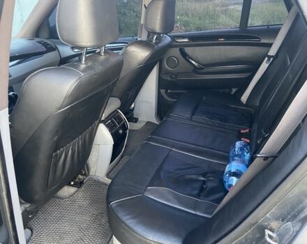 Серый БМВ Х5, объемом двигателя 3 л и пробегом 420 тыс. км за 9000 $, фото 4 на Automoto.ua