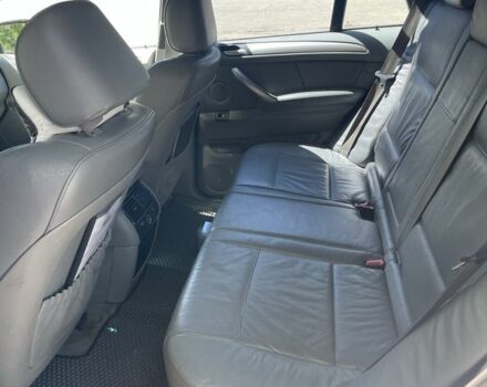 Серый БМВ Х5, объемом двигателя 3 л и пробегом 350 тыс. км за 8000 $, фото 6 на Automoto.ua