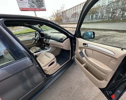 Серый БМВ Х5, объемом двигателя 3 л и пробегом 380 тыс. км за 5900 $, фото 13 на Automoto.ua