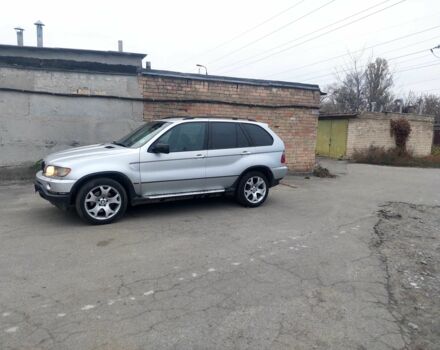 Серый БМВ Х5, объемом двигателя 3 л и пробегом 400 тыс. км за 4200 $, фото 1 на Automoto.ua