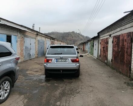 Серый БМВ Х5, объемом двигателя 3 л и пробегом 350 тыс. км за 3850 $, фото 3 на Automoto.ua