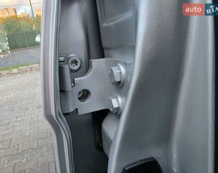 Серый БМВ Х5, объемом двигателя 3 л и пробегом 295 тыс. км за 7999 $, фото 67 на Automoto.ua