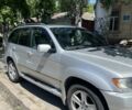 Серый БМВ Х5, объемом двигателя 3 л и пробегом 350 тыс. км за 8000 $, фото 3 на Automoto.ua