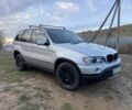 Серый БМВ Х5, объемом двигателя 3 л и пробегом 287 тыс. км за 4100 $, фото 1 на Automoto.ua