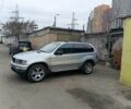 Серый БМВ Х5, объемом двигателя 3 л и пробегом 350 тыс. км за 3950 $, фото 1 на Automoto.ua