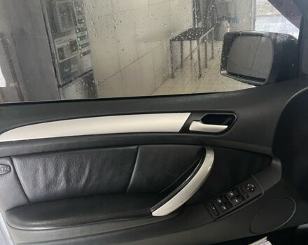 Серый БМВ Х5, объемом двигателя 3 л и пробегом 270 тыс. км за 10500 $, фото 7 на Automoto.ua