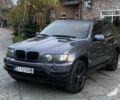 Серый БМВ Х5, объемом двигателя 3 л и пробегом 400 тыс. км за 4650 $, фото 1 на Automoto.ua