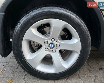 Серый БМВ Х5, объемом двигателя 3 л и пробегом 295 тыс. км за 7999 $, фото 49 на Automoto.ua