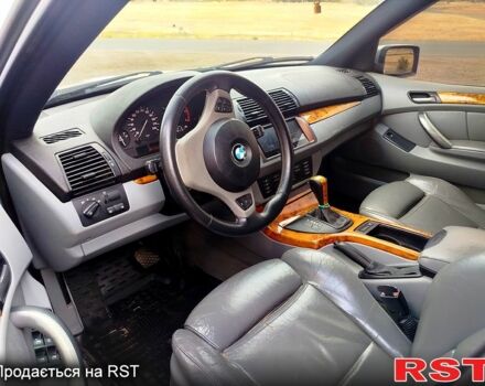 Серый БМВ Х5, объемом двигателя 3 л и пробегом 380 тыс. км за 10000 $, фото 7 на Automoto.ua