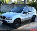 Серый БМВ Х5, объемом двигателя 3 л и пробегом 350 тыс. км за 7000 $, фото 1 на Automoto.ua