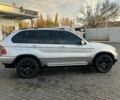 Серый БМВ Х5, объемом двигателя 3 л и пробегом 263 тыс. км за 6000 $, фото 1 на Automoto.ua
