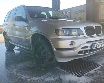 Серый БМВ Х5, объемом двигателя 3 л и пробегом 320 тыс. км за 4500 $, фото 1 на Automoto.ua