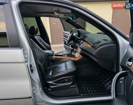 Серый БМВ Х5, объемом двигателя 3 л и пробегом 295 тыс. км за 7999 $, фото 87 на Automoto.ua