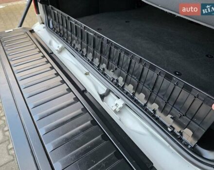 Серый БМВ Х5, объемом двигателя 3 л и пробегом 295 тыс. км за 7999 $, фото 118 на Automoto.ua