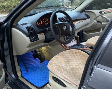 Серый БМВ Х5, объемом двигателя 3 л и пробегом 400 тыс. км за 4650 $, фото 8 на Automoto.ua