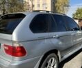 Серый БМВ Х5, объемом двигателя 3 л и пробегом 310 тыс. км за 8000 $, фото 3 на Automoto.ua