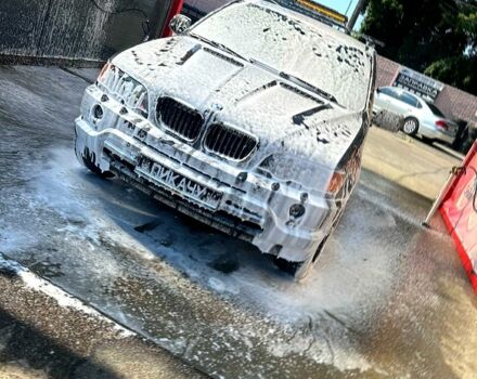 Серый БМВ Х5, объемом двигателя 3 л и пробегом 315 тыс. км за 8350 $, фото 6 на Automoto.ua