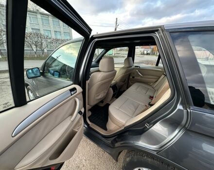 Серый БМВ Х5, объемом двигателя 3 л и пробегом 380 тыс. км за 5900 $, фото 15 на Automoto.ua