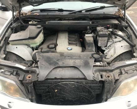 Серый БМВ Х5, объемом двигателя 3 л и пробегом 225 тыс. км за 3700 $, фото 1 на Automoto.ua