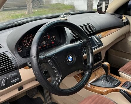 Серый БМВ Х5, объемом двигателя 3 л и пробегом 270 тыс. км за 7300 $, фото 6 на Automoto.ua
