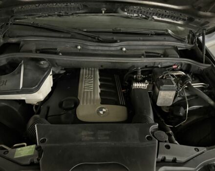 Серый БМВ Х5, объемом двигателя 3 л и пробегом 258 тыс. км за 5950 $, фото 5 на Automoto.ua