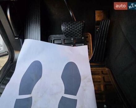 Серый БМВ Х5, объемом двигателя 3 л и пробегом 295 тыс. км за 7999 $, фото 62 на Automoto.ua