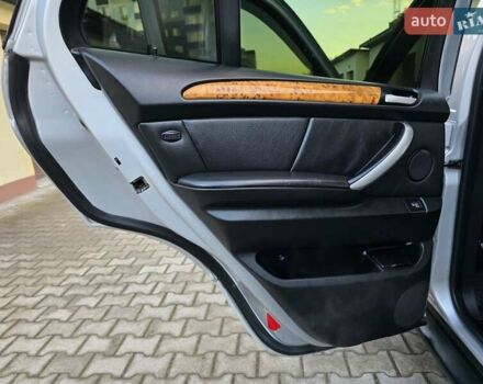 Серый БМВ Х5, объемом двигателя 3 л и пробегом 295 тыс. км за 7999 $, фото 101 на Automoto.ua