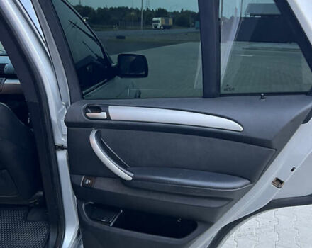 Серый БМВ Х5, объемом двигателя 3 л и пробегом 396 тыс. км за 11200 $, фото 15 на Automoto.ua