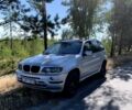 Серый БМВ Х5, объемом двигателя 3 л и пробегом 320 тыс. км за 4500 $, фото 5 на Automoto.ua