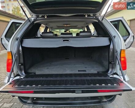 Серый БМВ Х5, объемом двигателя 3 л и пробегом 295 тыс. км за 7999 $, фото 122 на Automoto.ua