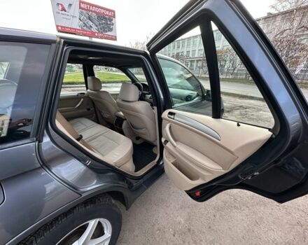 Серый БМВ Х5, объемом двигателя 3 л и пробегом 380 тыс. км за 5900 $, фото 14 на Automoto.ua