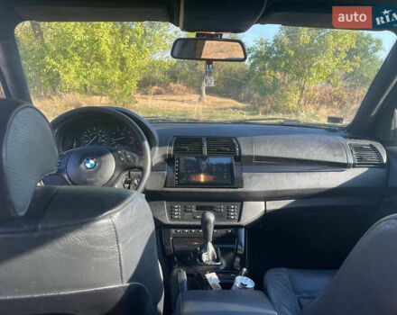 Серый БМВ Х5, объемом двигателя 3 л и пробегом 320 тыс. км за 4500 $, фото 9 на Automoto.ua