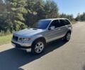 Серый БМВ Х5, объемом двигателя 3 л и пробегом 320 тыс. км за 6300 $, фото 2 на Automoto.ua