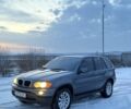 Серый БМВ Х5, объемом двигателя 3 л и пробегом 300 тыс. км за 5200 $, фото 1 на Automoto.ua