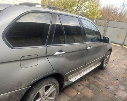 Серый БМВ Х5, объемом двигателя 3 л и пробегом 294 тыс. км за 6000 $, фото 3 на Automoto.ua