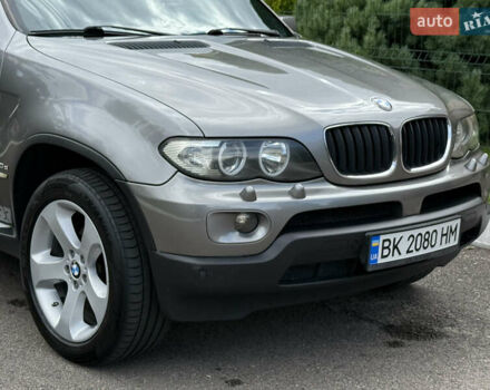 Серый БМВ Х5, объемом двигателя 3 л и пробегом 490 тыс. км за 11500 $, фото 14 на Automoto.ua