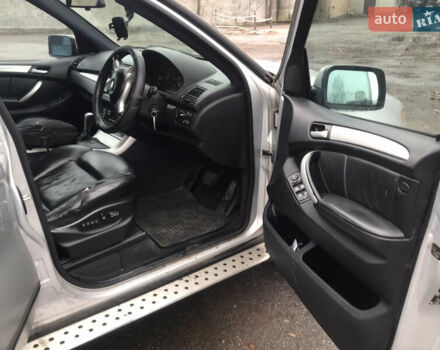 Серый БМВ Х5, объемом двигателя 3 л и пробегом 225 тыс. км за 3700 $, фото 5 на Automoto.ua