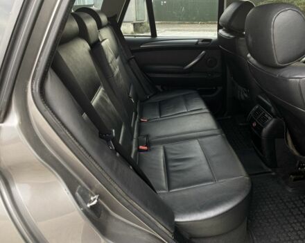 Серый БМВ Х5, объемом двигателя 3 л и пробегом 390 тыс. км за 7900 $, фото 18 на Automoto.ua