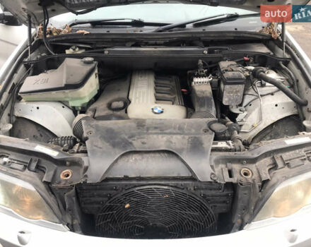 Серый БМВ Х5, объемом двигателя 3 л и пробегом 225 тыс. км за 3700 $, фото 1 на Automoto.ua