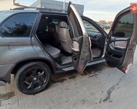 Серый БМВ Х5, объемом двигателя 3 л и пробегом 260 тыс. км за 12000 $, фото 32 на Automoto.ua