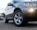Серый БМВ Х5, объемом двигателя 3 л и пробегом 300 тыс. км за 6000 $, фото 3 на Automoto.ua