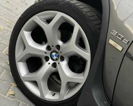 Серый БМВ Х5, объемом двигателя 3 л и пробегом 390 тыс. км за 7900 $, фото 6 на Automoto.ua