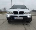 Серый БМВ Х5, объемом двигателя 3 л и пробегом 400 тыс. км за 9000 $, фото 1 на Automoto.ua