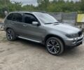 Серый БМВ Х5, объемом двигателя 3 л и пробегом 555 тыс. км за 11700 $, фото 1 на Automoto.ua