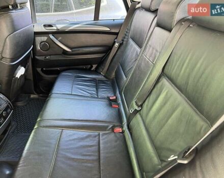 Серый БМВ Х5, объемом двигателя 3 л и пробегом 310 тыс. км за 10000 $, фото 6 на Automoto.ua